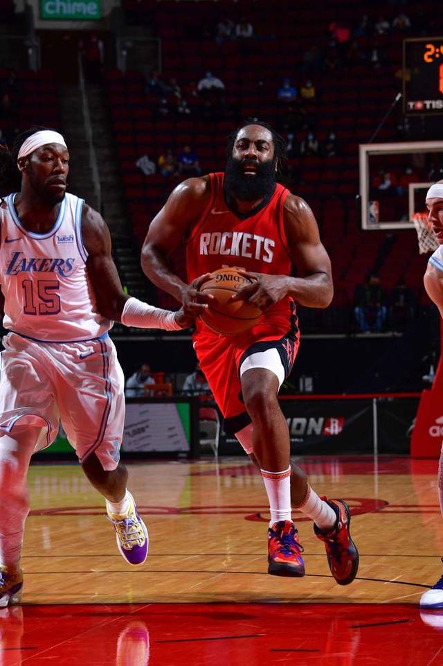 IM体育-独行侠淘汰快船欧文赛后采访视频完整