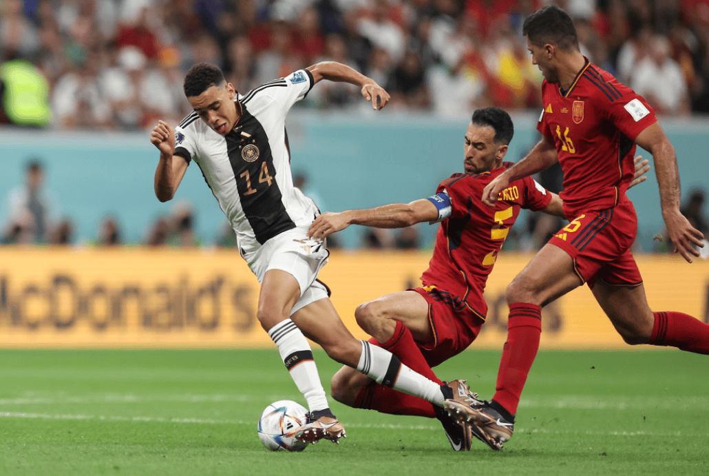 西班牙俱乐部在比赛中迎战挑战,成功晋级四强的是谁