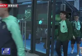 实况足球球员被铲死