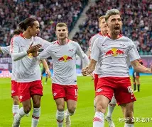 实况足球球员被铲死